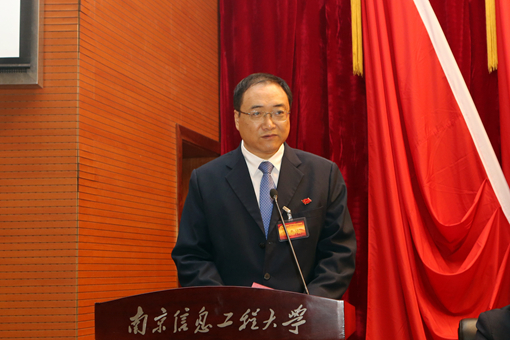 汪保安同志宣读总监票人、监票人、总计票人、计票人建议名单.jpg