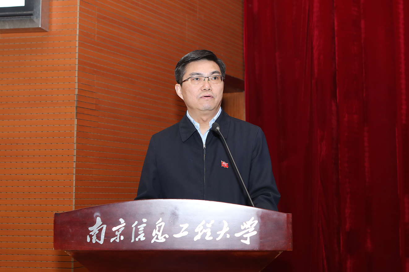 校党委副书记、纪委书记王敦宝同志传达上级会议精神 校党委副书记、纪委书记王敦宝同志传达上级会议精神