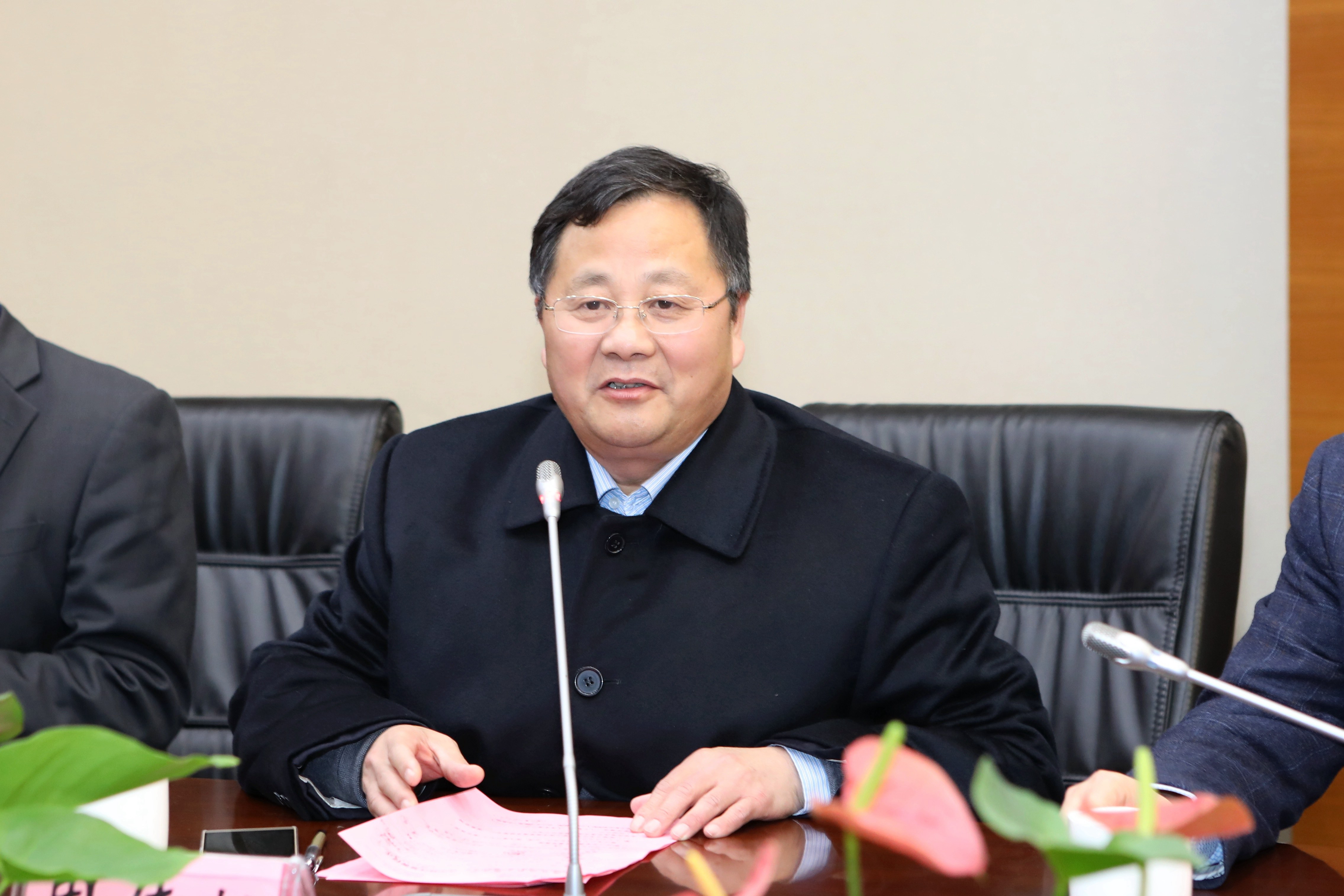 副校长周伟灿主持