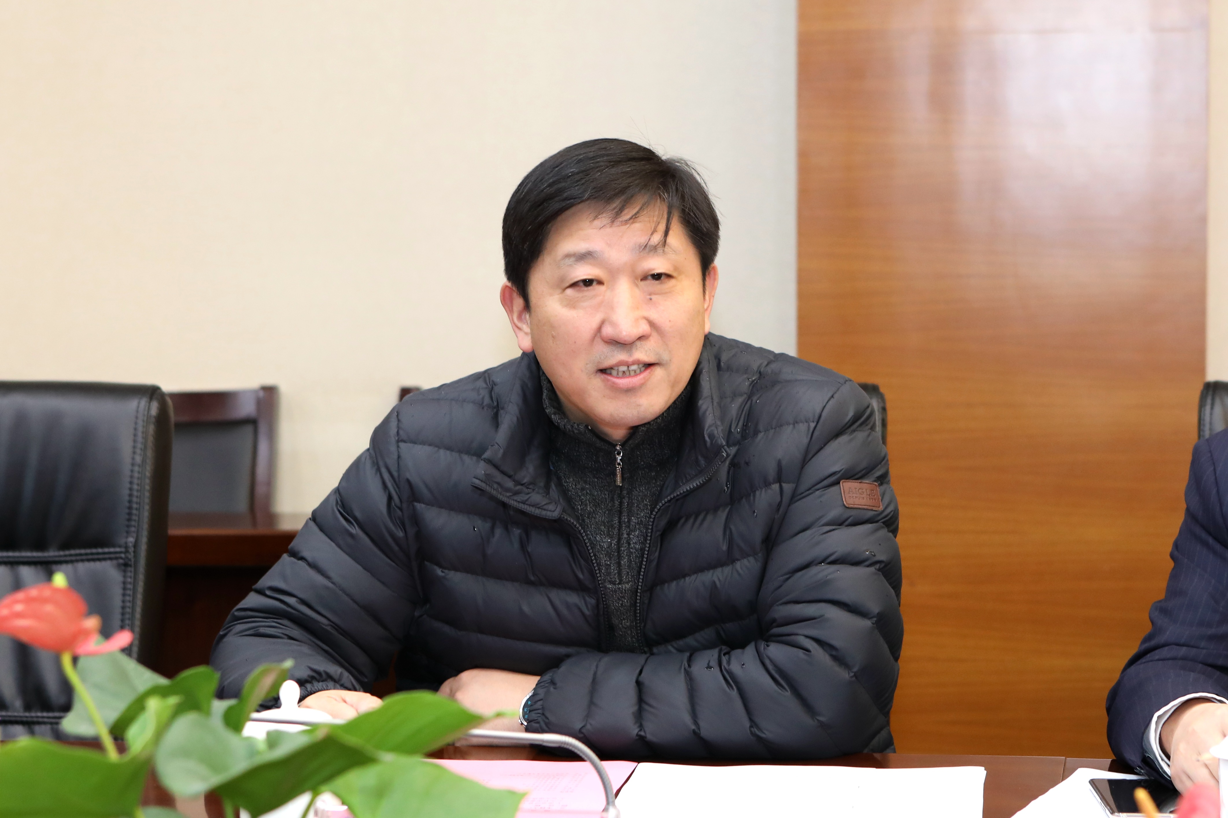 副校长邓志良主持