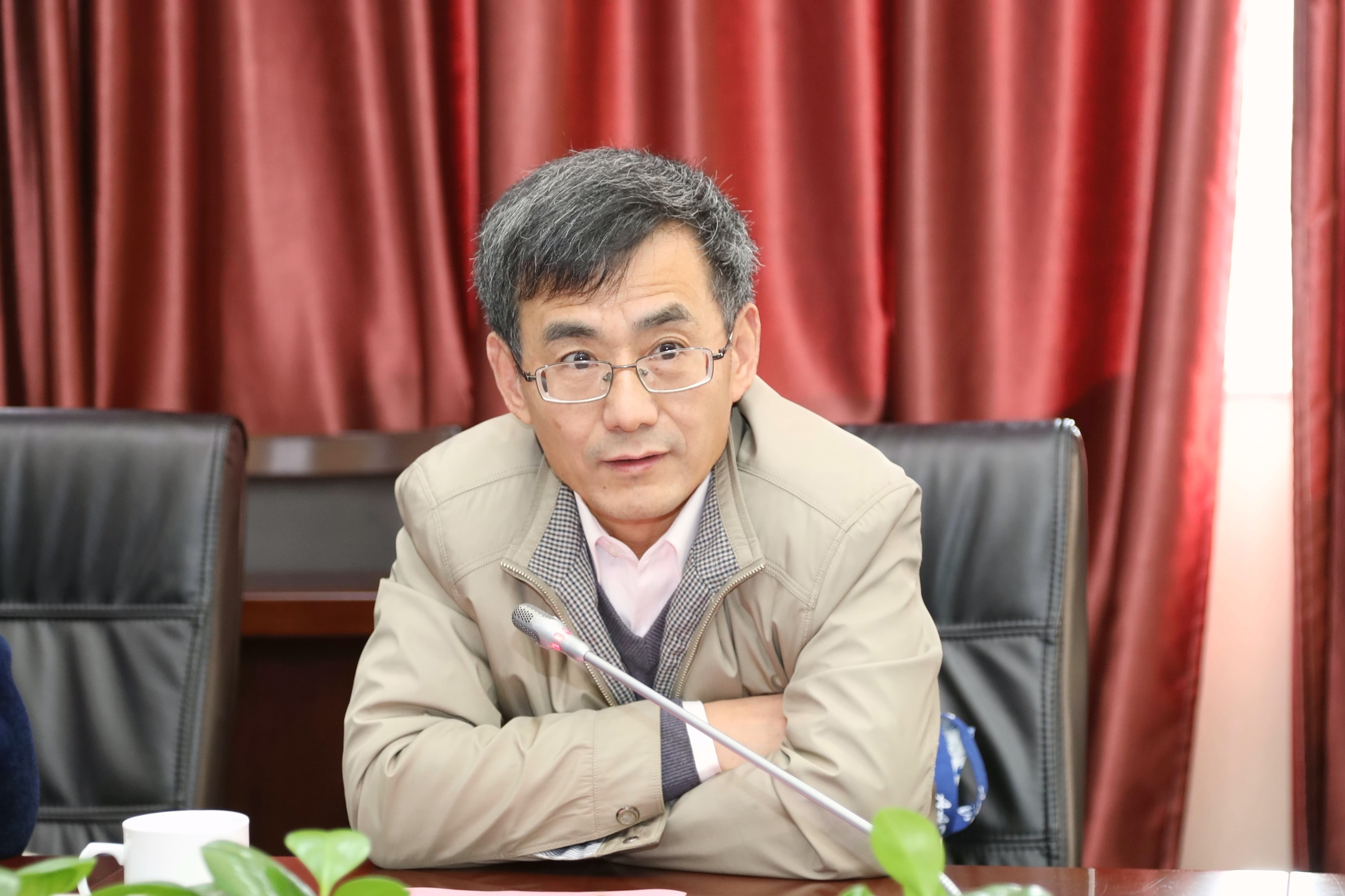 中国科学院大气物理研究所党委书记陈洪滨讲话.jpg